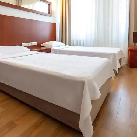Otel Pelit 3*