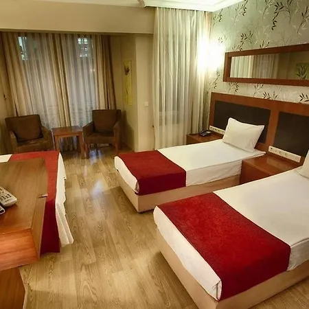 Otel Pelit 3*