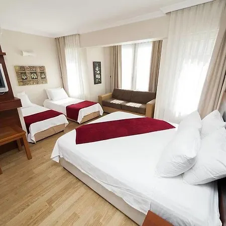 Otel Pelit 3*