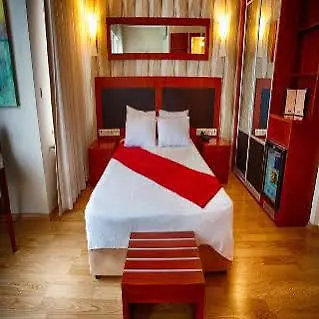 Otel Pelit 3*